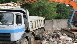 Вывоз строительного мусора с участка в Вичуге недорого от 1546 руб. | 2Землекопа-Вчг